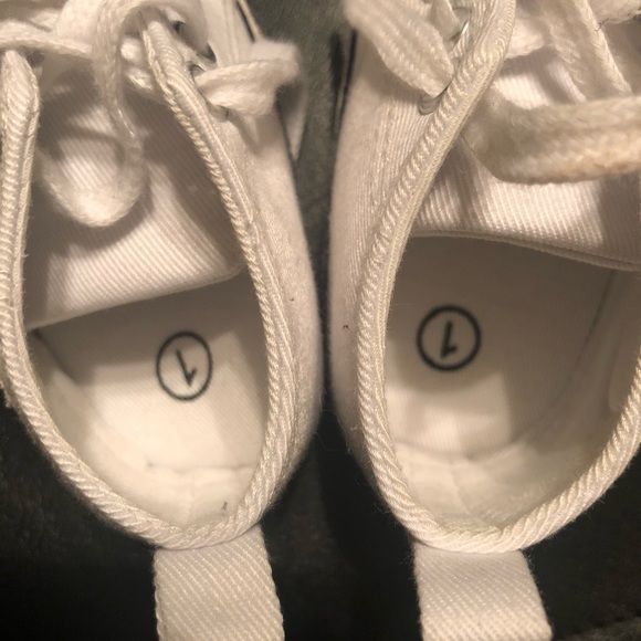 Converse baby shoes - Picture 3 of 3